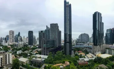 For sale 1 bed condo in Khlong Toei, Bangkok