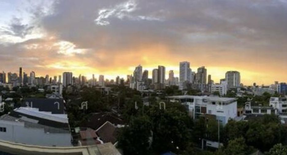 For sale 5 bedrooms house in Watthana, Bangkok