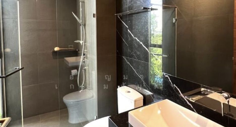 For sale 5 bedrooms house in Watthana, Bangkok