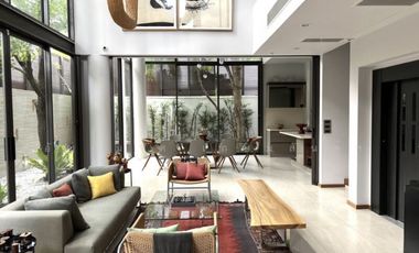 For sale 5 bedrooms house in Watthana, Bangkok