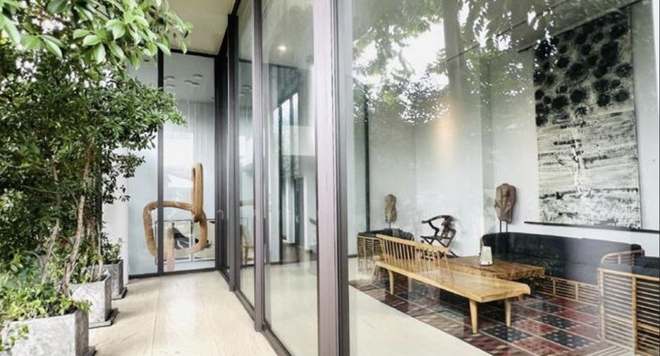 For sale 5 bedrooms house in Watthana, Bangkok