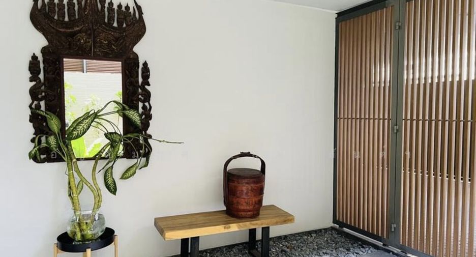 For sale 5 bedrooms house in Watthana, Bangkok