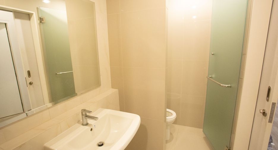 For sale 2 ベッドルーム condo in Bang Phli, Samut Prakan