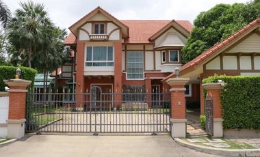 For sale 5 bedrooms villa in Taling Chan, Bangkok