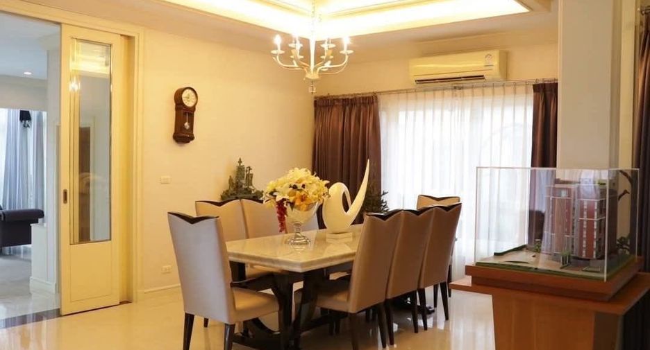 For sale 5 bedrooms villa in Taling Chan, Bangkok
