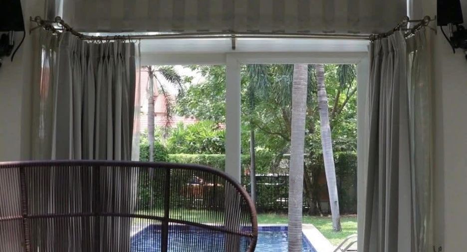 For sale 5 bedrooms villa in Taling Chan, Bangkok