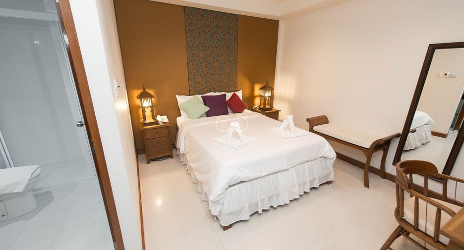 For sale 20 bedrooms hotel in Bang Rak, Bangkok