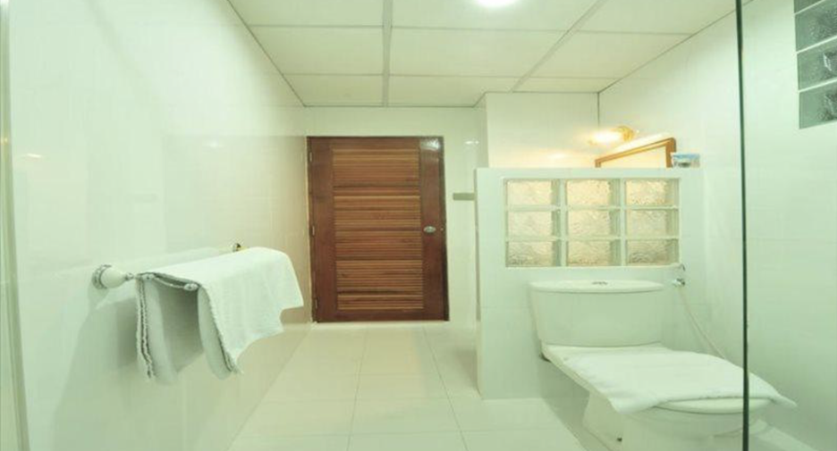 For sale 20 bedrooms hotel in Bang Rak, Bangkok