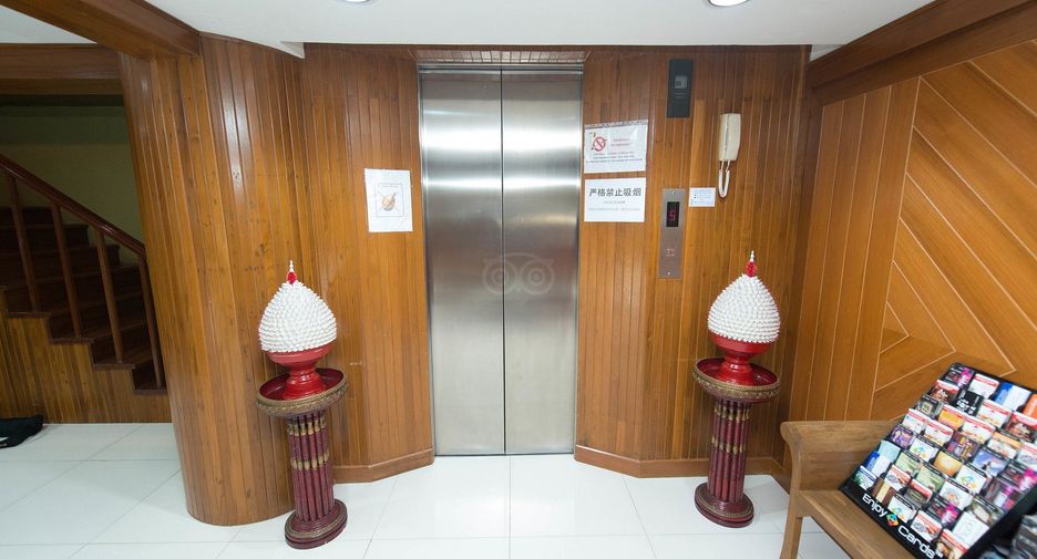 For sale 20 bedrooms hotel in Bang Rak, Bangkok