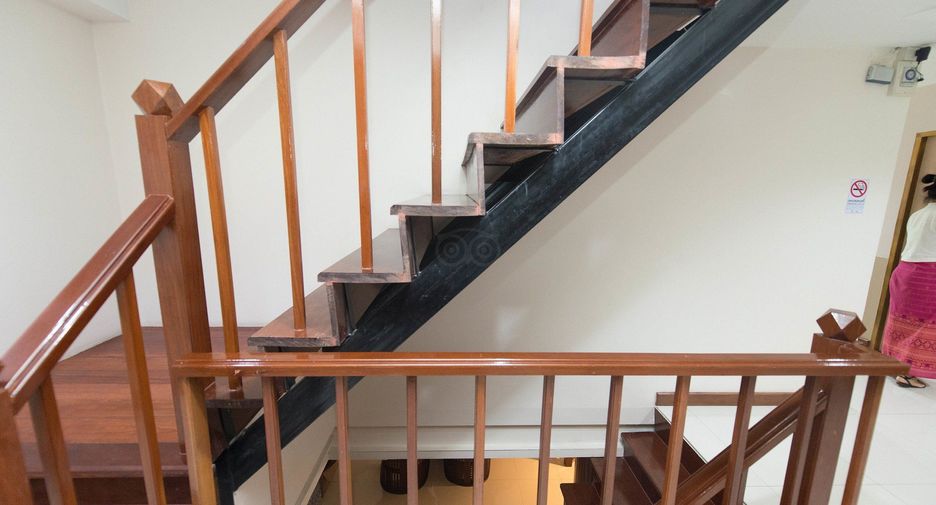 For sale 20 bedrooms hotel in Bang Rak, Bangkok