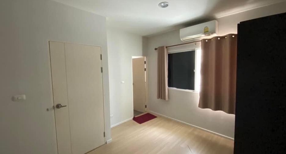 Casa adosada en venta y en alquiler de 3 habitaciones en Suan Luang, Bangkok