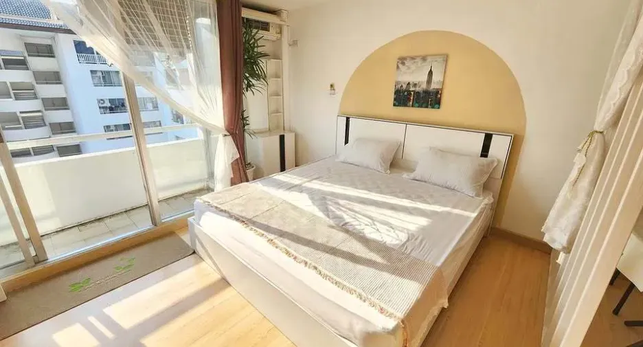 For sale 1 bed condo in Bang Kapi, Bangkok