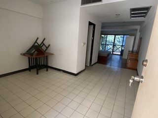 À vendre 1 chambre condo à Bang Kapi, Bangkok