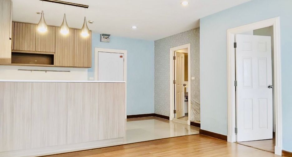 For sale 1 Beds condo in Khan Na Yao, Bangkok