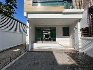 出售 和 出租 3 卧室 联排别墅 在 Bang Kho Laem, 曼谷