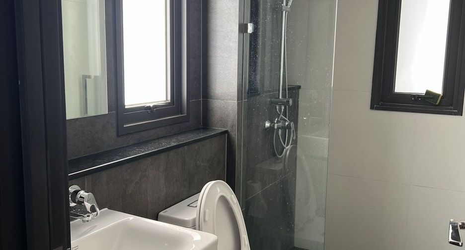 For sale 2 bedrooms condo in Bang Phlat, Bangkok
