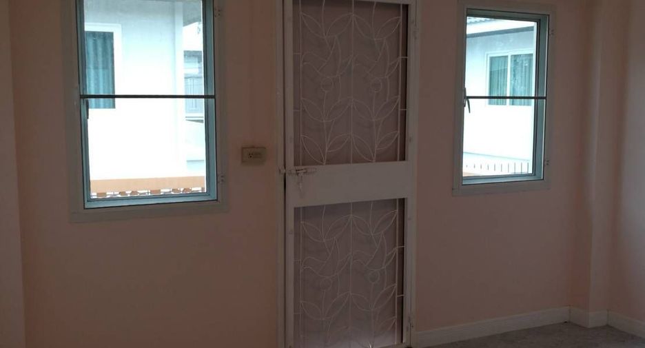 For sale 2 bedrooms townhouse in Khlong Sam Wa, Bangkok