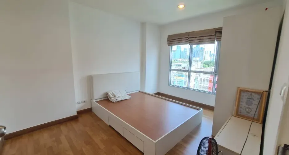 For sale 1 bed condo in Khlong Toei, Bangkok