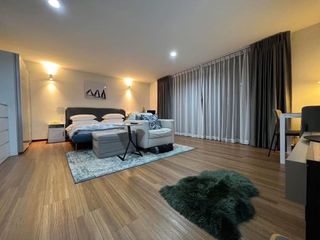 Casa adosada en venta y en alquiler de 4 habitaciones en Suan Luang, Bangkok