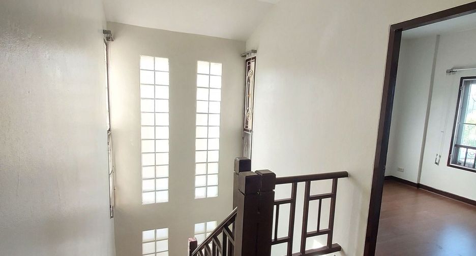For sale and for rent 3 bedrooms house in Khlong Sam Wa, Bangkok