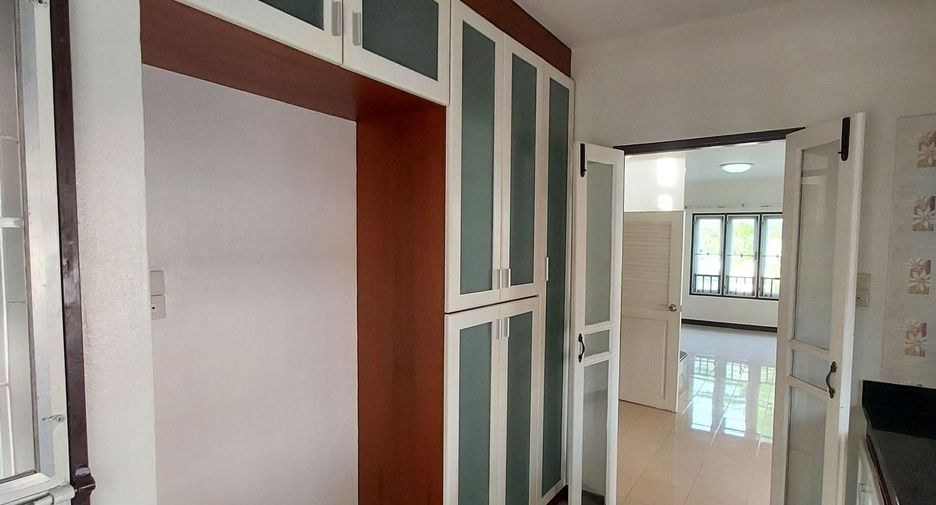 For sale and for rent 3 bedrooms house in Khlong Sam Wa, Bangkok