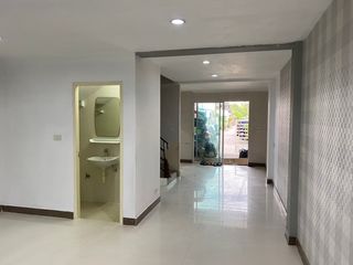 出售 4 卧室 联排别墅 在 Lak Si, 曼谷