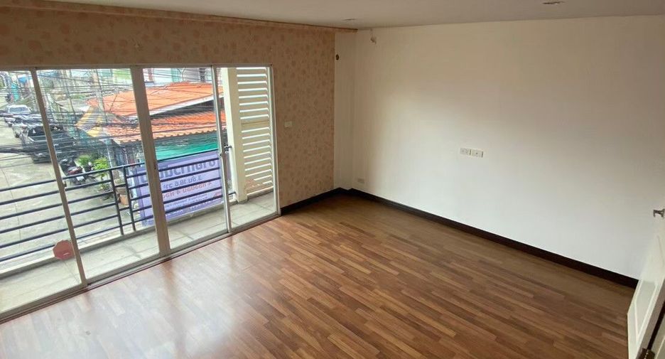 Casa adosada en venta de 4 habitaciones en Lak Si, Bangkok