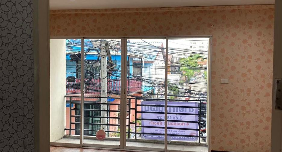 Casa adosada en venta de 4 habitaciones en Lak Si, Bangkok