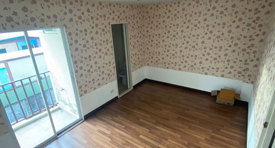Casa adosada en venta de 4 habitaciones en Lak Si, Bangkok