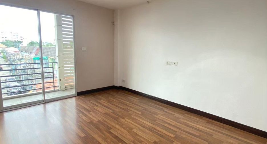 Casa adosada en venta de 4 habitaciones en Lak Si, Bangkok