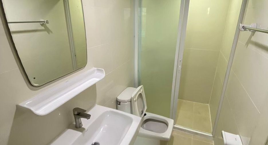 Casa adosada en venta de 4 habitaciones en Lak Si, Bangkok