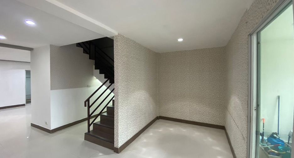 Casa adosada en venta de 4 habitaciones en Lak Si, Bangkok