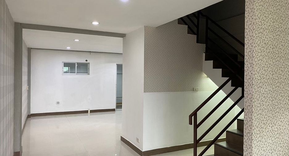Casa adosada en venta de 4 habitaciones en Lak Si, Bangkok