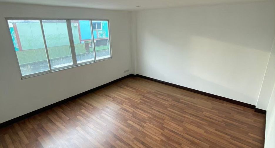 Casa adosada en venta de 4 habitaciones en Lak Si, Bangkok