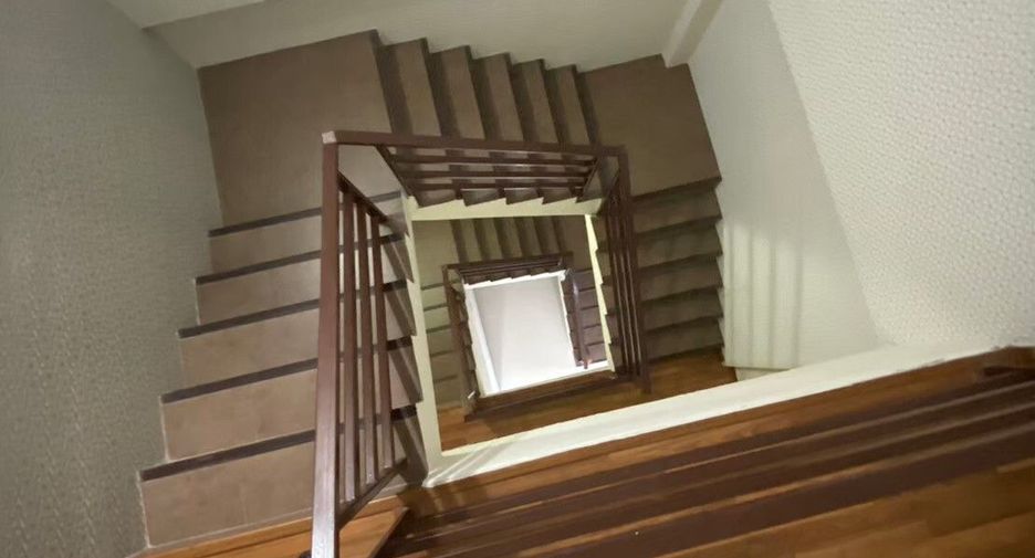 Casa adosada en venta de 4 habitaciones en Lak Si, Bangkok