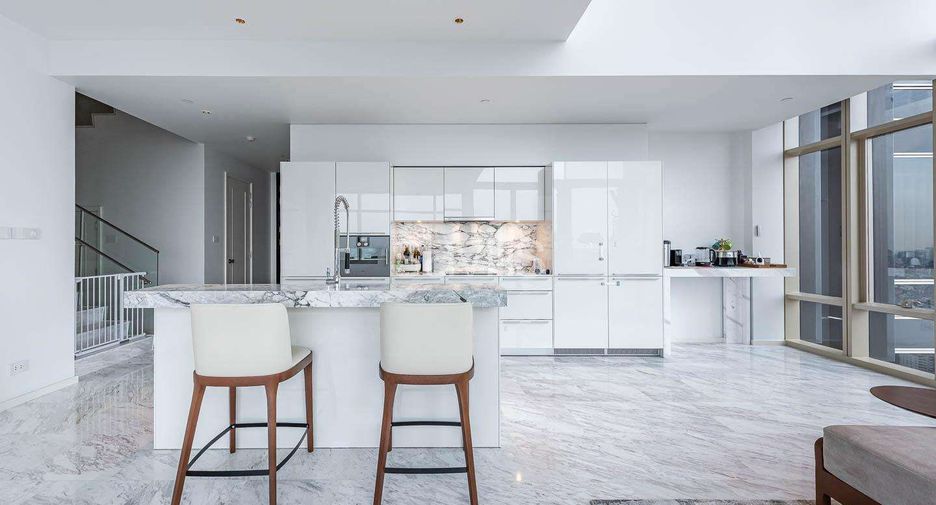 Condo en venta y en alquiler de 3 habitaciones en Bang Kho Laem, Bangkok