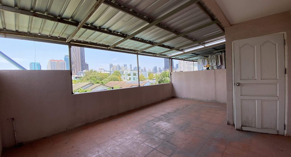 Casa adosada en venta y en alquiler de 4 habitaciones en Khlong Toei, Bangkok