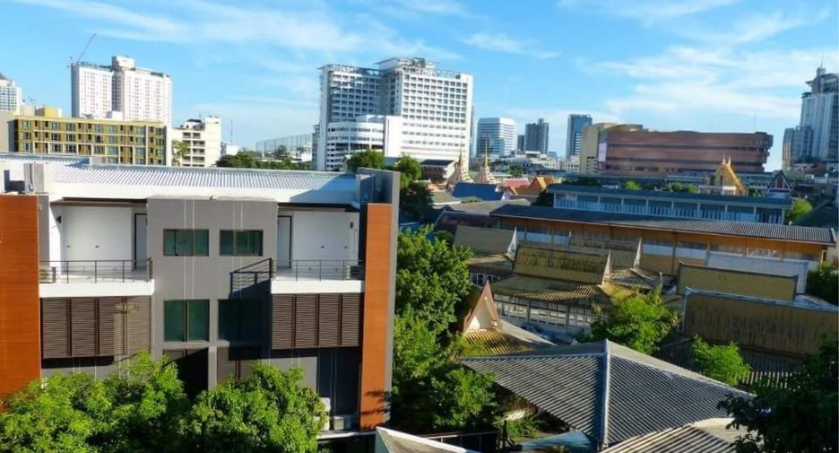 For sale 2 bedrooms condo in Watthana, Bangkok