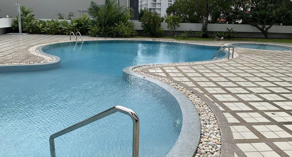 For sale and for rent 3 bedrooms condo in Watthana, Bangkok
