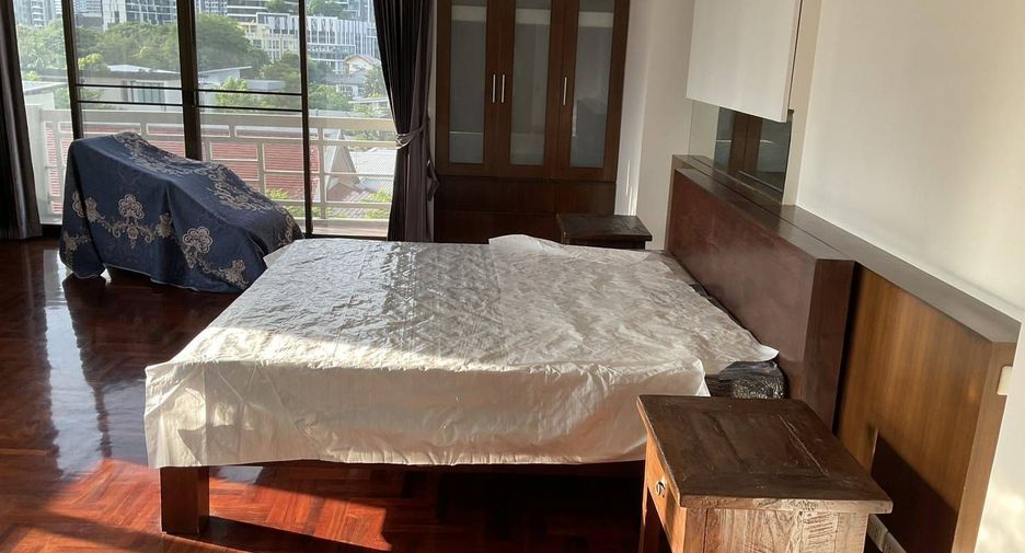 For sale and for rent 3 bedrooms condo in Watthana, Bangkok