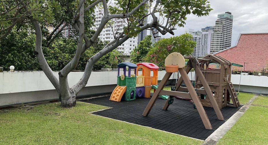 For sale and for rent 3 bedrooms condo in Watthana, Bangkok