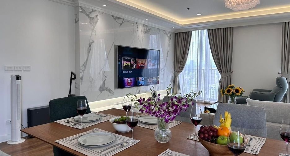 For sale and for rent 3 bedrooms condo in Watthana, Bangkok
