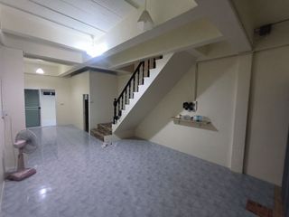 À vendre 3 chambres maison de ville à Bang Khen, Bangkok