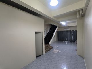 À vendre 3 chambres maison de ville à Bang Khen, Bangkok