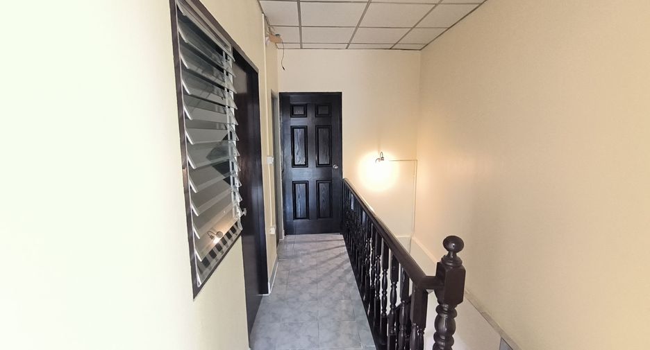 For sale 3 bedrooms townhouse in Bang Khen, Bangkok