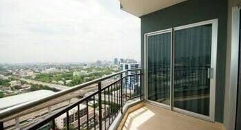 Condo en venta y en alquiler de 2 habitaciones en Watthana, Bangkok