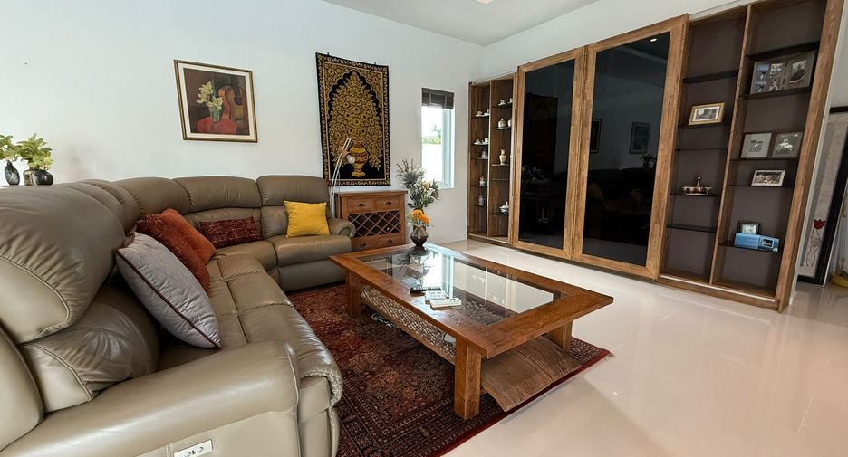 For sale 3 bedrooms villa in Hua Hin, Prachuap Khiri Khan