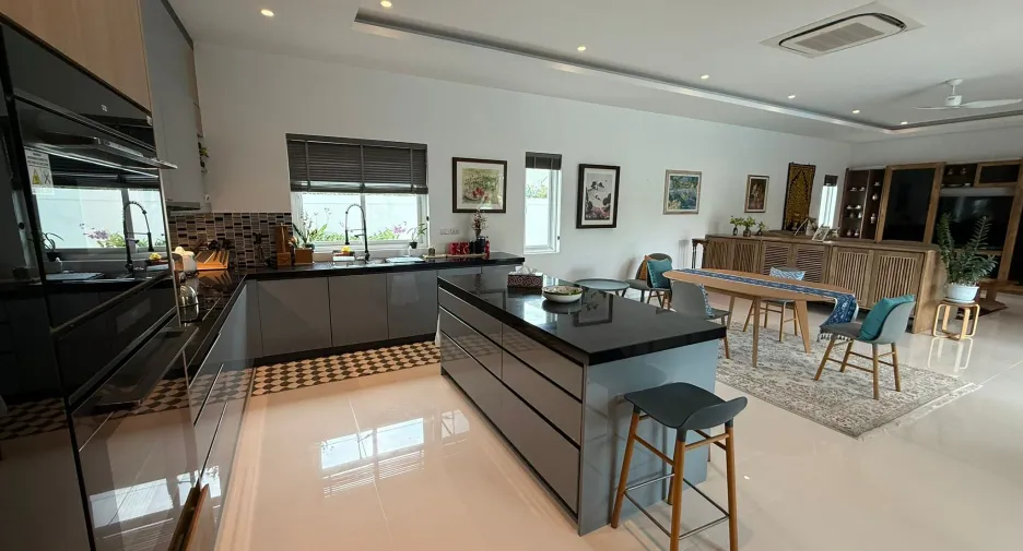 For sale 3 bedrooms villa in Hua Hin, Prachuap Khiri Khan