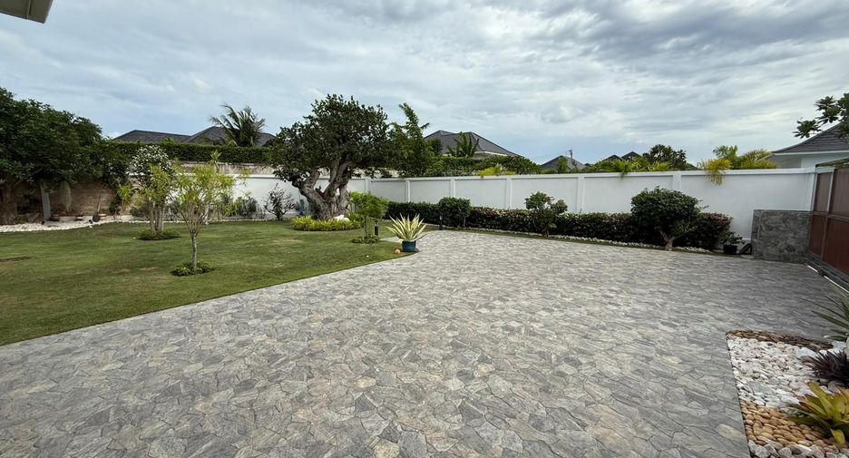 For sale 3 bedrooms villa in Hua Hin, Prachuap Khiri Khan