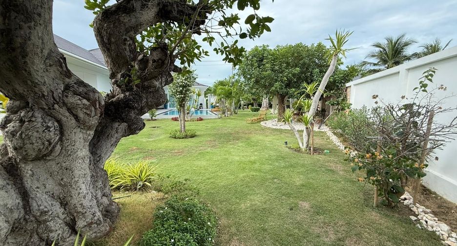 For sale 3 bedrooms villa in Hua Hin, Prachuap Khiri Khan